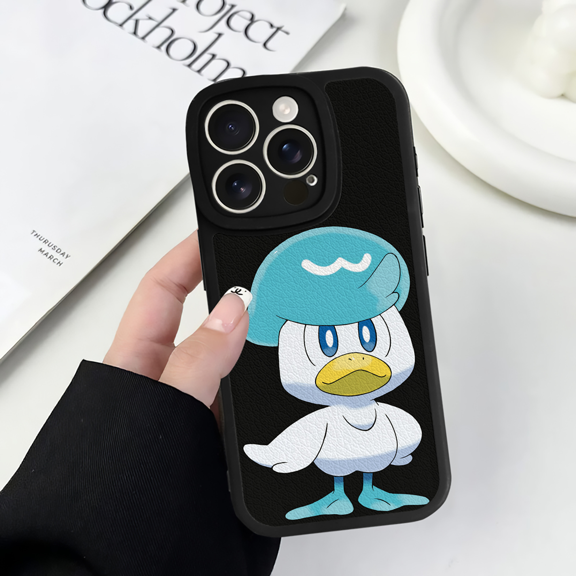 （画像用） ポケットモンスター Pokémon 【iPhone 16シリーズ対応】シリコンスマホケース（レザー調） 材質：シリコン